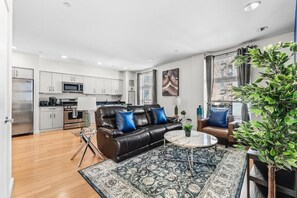 Apartment, 2 Schlafzimmer | Wohnbereich