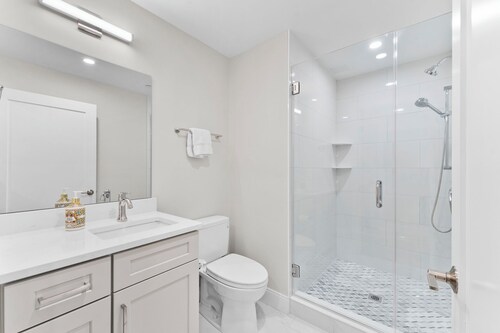 Luxury 2BR near Cambridge