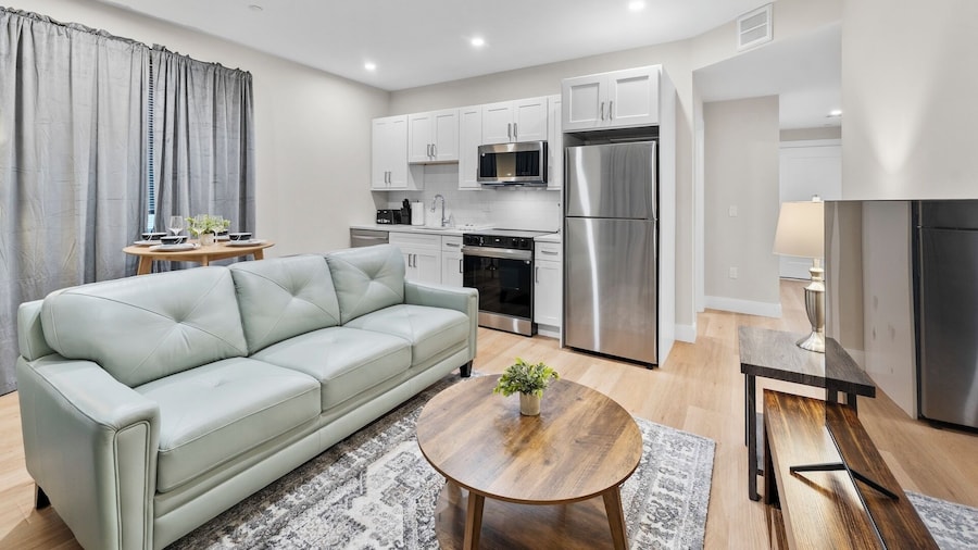 Luxury 2BR near Cambridge