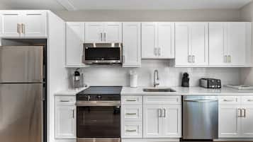 Apartment, 2 Bedrooms | Private kitchen | Full-size fridge, microwave, oven, stovetop