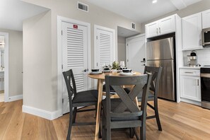 Dining - Furnished Apartment near BMC (Somerville)
