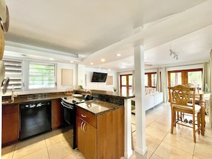 Coffee/tea maker, fridge, microwave, oven - 2301/U4-BeachFront-TreeHouse-Sensation-Apt-with AC-Downtown (Fort Lauderdale)