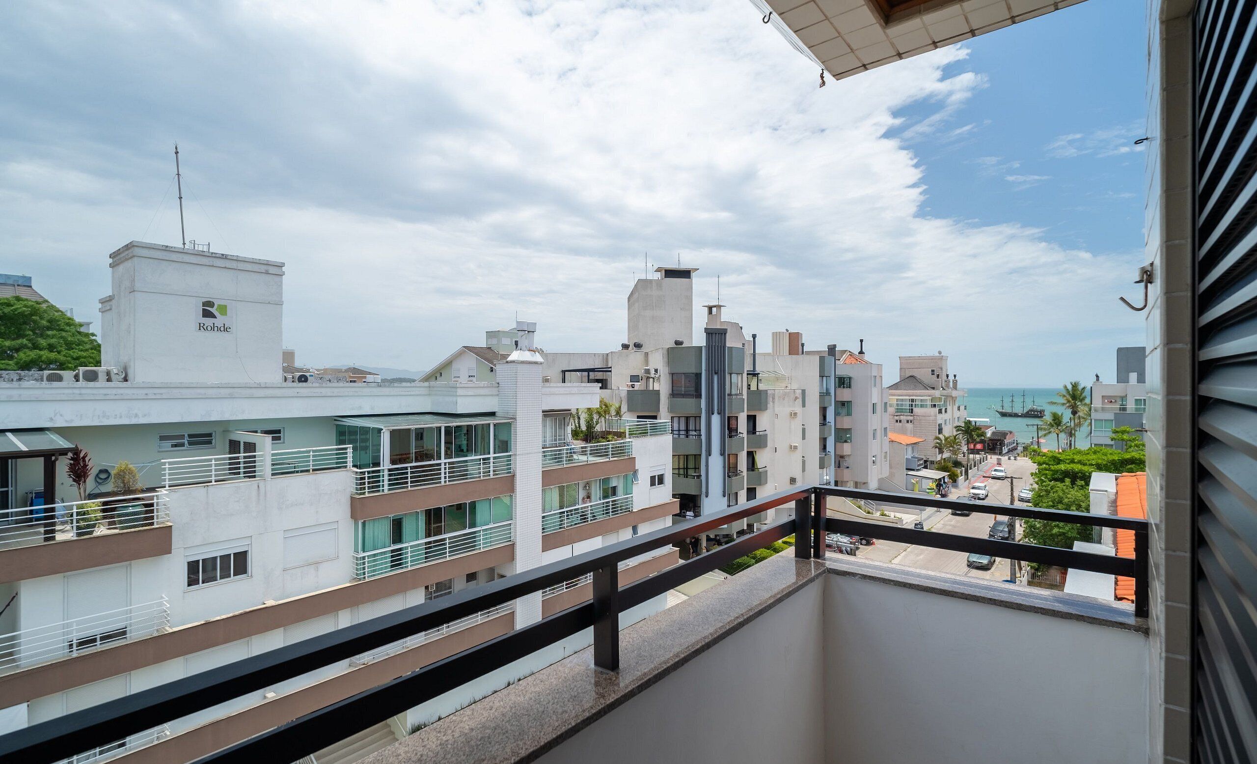 Basic Apartment | Terrace/patio