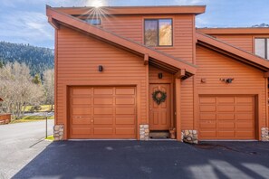 Exterior - Aspen Meadows 9-June Lake, CA  Escape! FAST-WIFI! (June Lake)