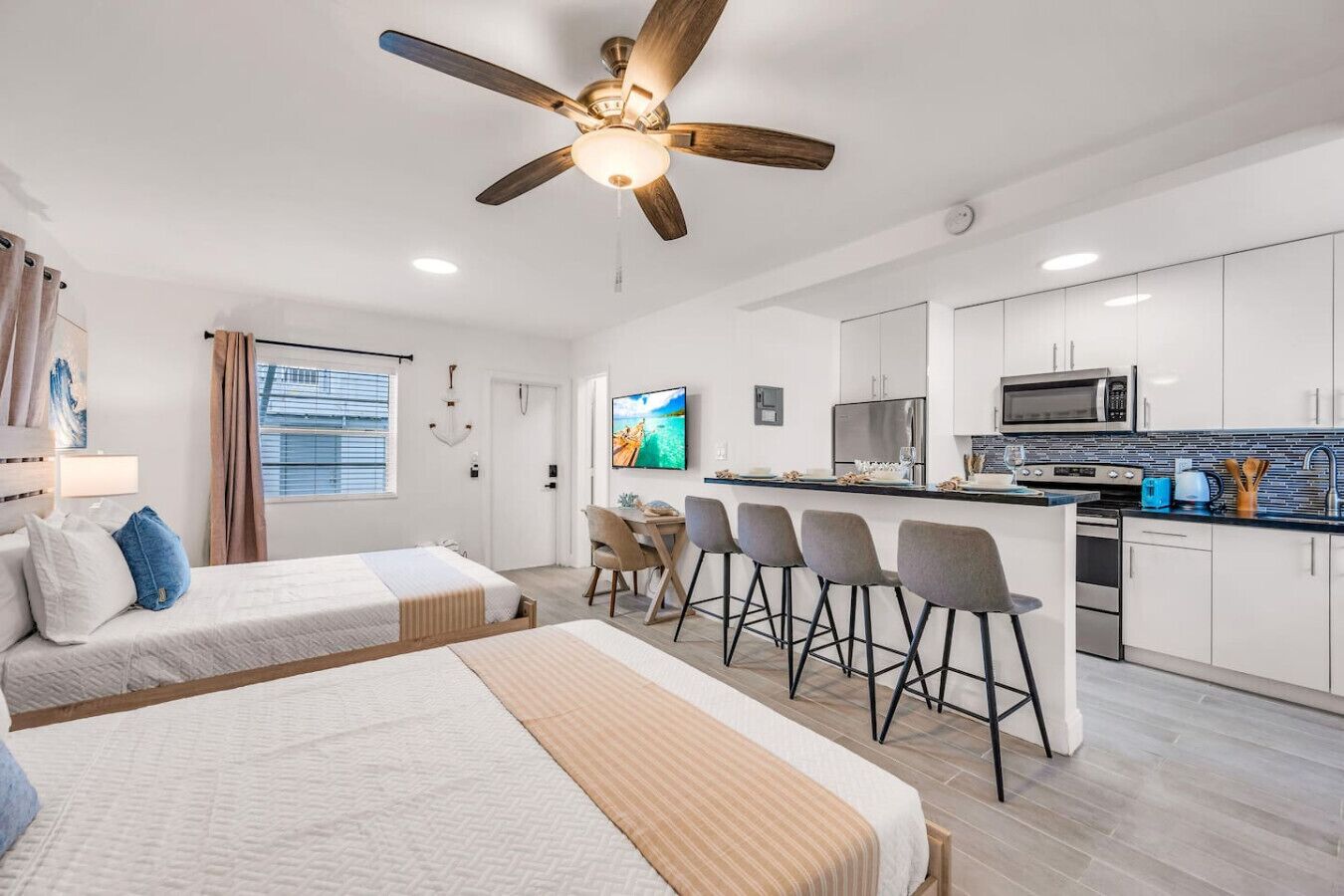 熨斗/熨衣板、旅行婴儿床、免费 WiFi、床单