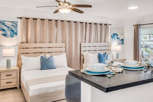 Kemp's Ridley 101 Oceanfront Studio Heated Pool