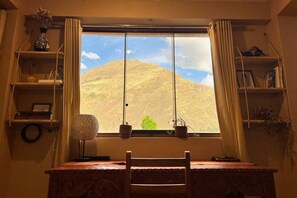 Interior - Central Pisac 2BR Flat w/ view, rooftop & home gym (Písac)