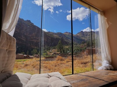 Bright & Spacious Private Studio w/ Everything!