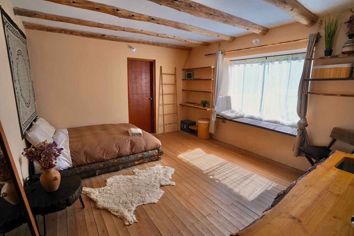 Bureau, fer et planche à repasser, Wi-Fi, draps fournis