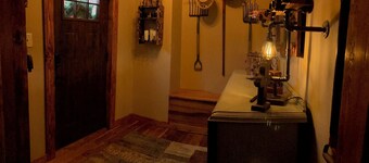 3-bedroom historic house in adorable Bremen with cool AC for relaxing stays.