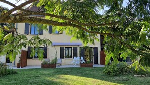 Unclassified image, 4 of 18, button - Single-storey apartment on large wooded garden with swimming pool (Sarlat-la-Canéda)