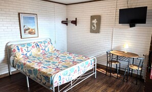 Free WiFi, bed sheets, wheelchair access - BSI 106--Studio with Ocean View, Sleeps 2 Adults/2 Kids, Pool, Dogs OK! (Port Aransas)