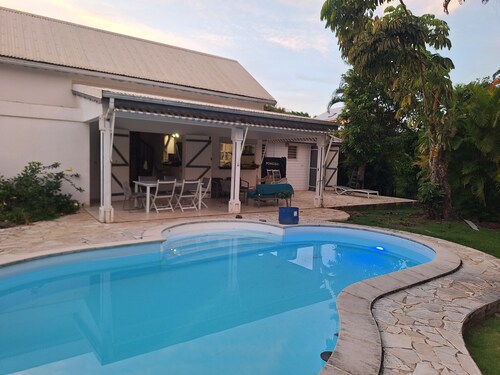 Spacious villa in Convenance