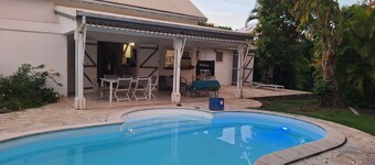 Spacious villa in Convenance