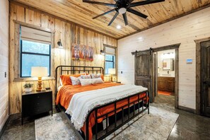 5 bedrooms, iron/ironing board, WiFi, bed sheets - NEW! Lux Cabin | 4 King Suites + Bunk Loft, Heated Pool, Huge Playground (Broken Bow)