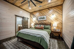 5 bedrooms, iron/ironing board, WiFi, bed sheets - NEW! Lux Cabin | 4 King Suites + Bunk Loft, Heated Pool, Huge Playground (Broken Bow)