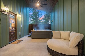Indoor spa tub - NEW! Lux Cabin | 4 King Suites + Bunk Loft, Heated Pool, Huge Playground (Broken Bow)