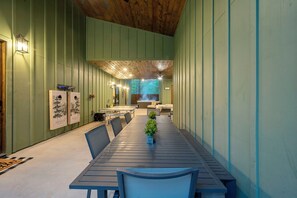 Outdoor dining - NEW! Lux Cabin | 4 King Suites + Bunk Loft, Heated Pool, Huge Playground (Broken Bow)