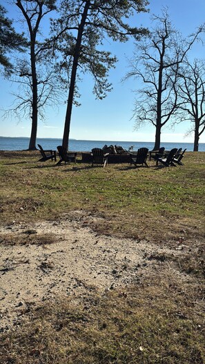 Property grounds - Coles Point Marina (Hague)