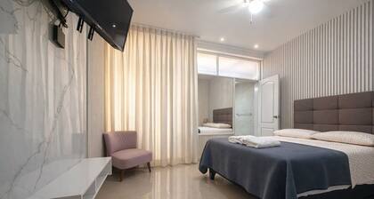 Spacious 8-bedroom 8 Full bath house in welcoming Ica Near Huacachina