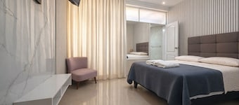 Spacious 8-bedroom 8 Full bath house in welcoming Ica Near Huacachina