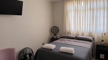 8 dormitorios, tabla de planchar con plancha, wifi gratis y ropa de cama