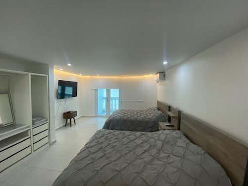 Cozy 1-bedroom apartment in Isabela  2 Queen Beds