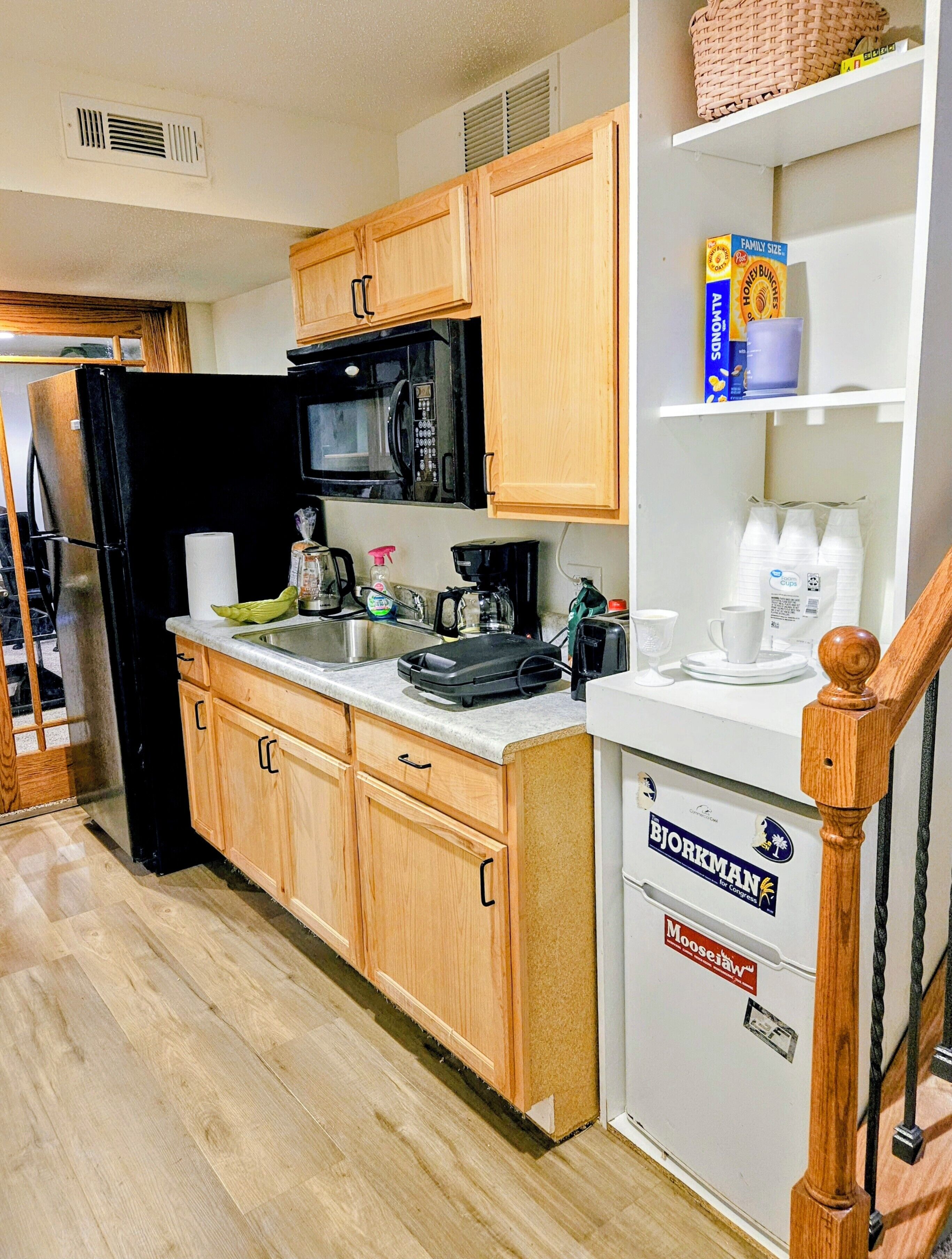 Microwave, dishwasher