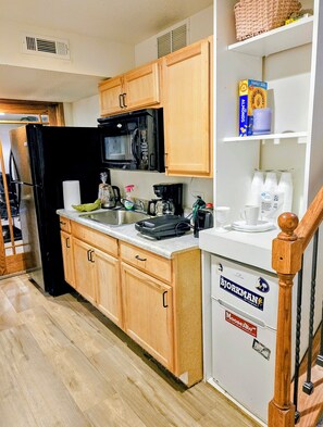 Microwave, dishwasher