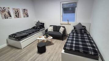 2 Schlafzimmer, Zimmersafe, Bügeleisen/Bügelbrett, Reisekinderbett