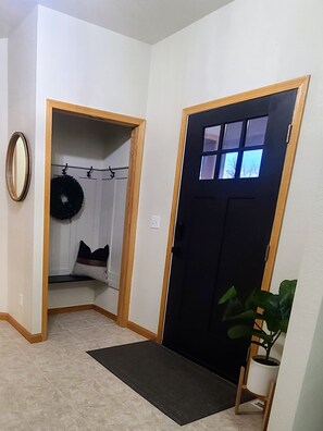 Interior - Timberline Retreat - Sleeps 9, large backyard, well stocked kitchen! (Windsor)