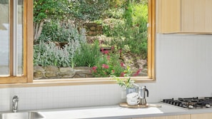 Fridge, microwave, oven, dishwasher - Wye View - A Wye favorite is back! (Wye River)