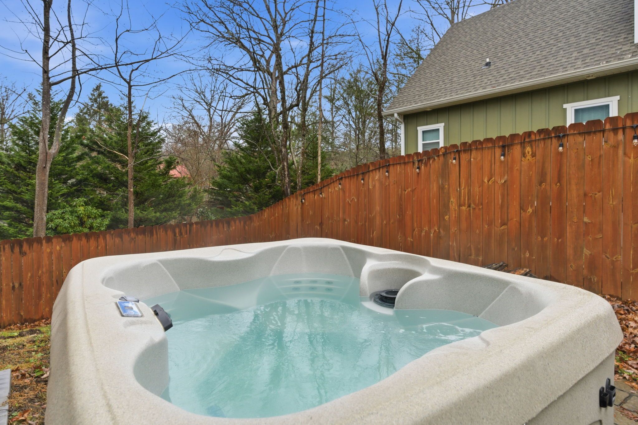 Outdoor spa tub