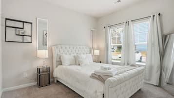 3 makuuhuonetta, silitysrauta/-lauta, ilmainen Wi-Fi, vuodevaatteet