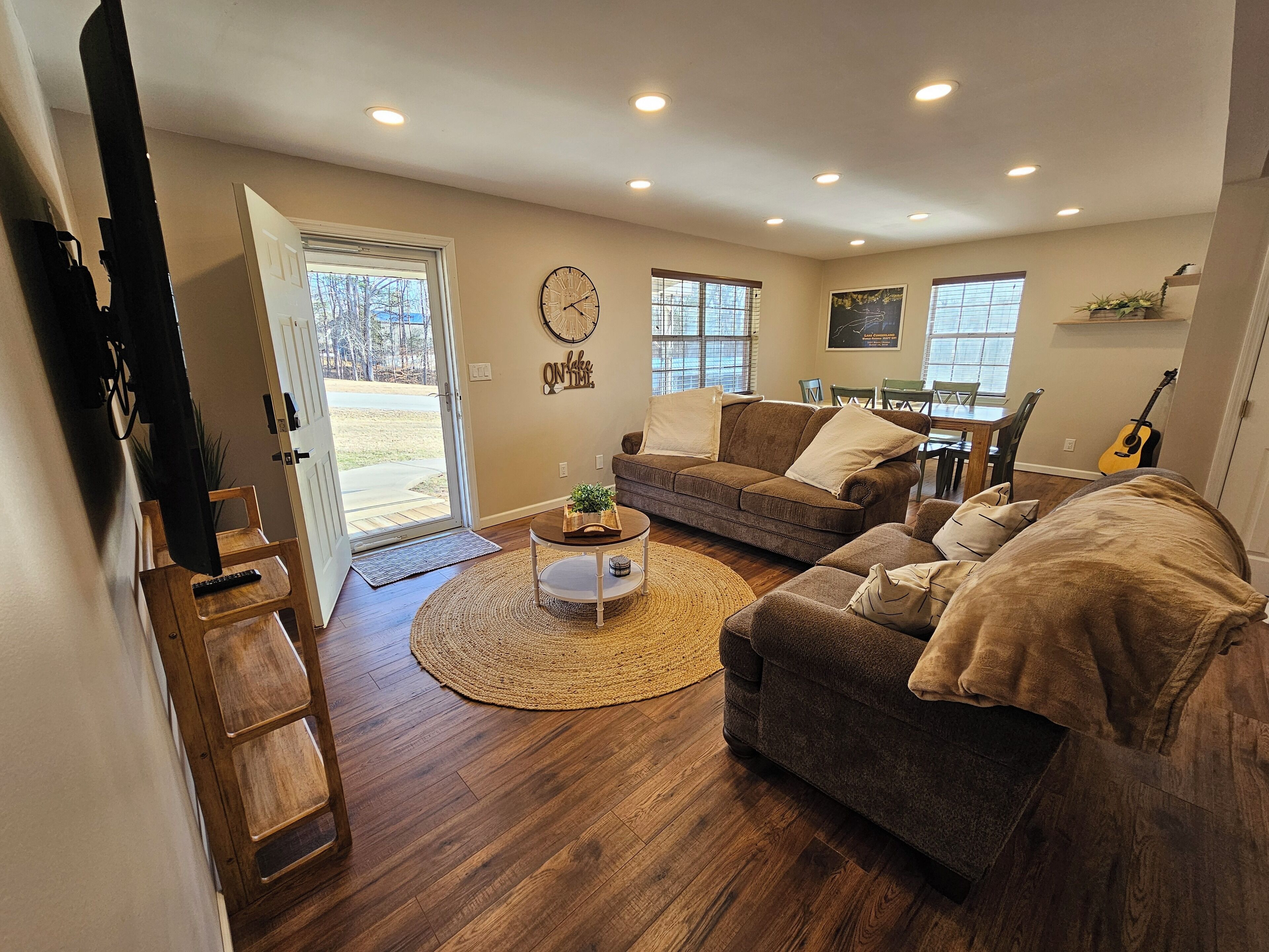 テレビ、テーブルサッカー台