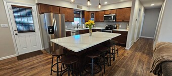 Lakeside Escape - Charming home centrally located on Lake Cumberland