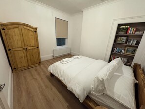 3 habitaciones, tabla de planchar con plancha y wifi gratis