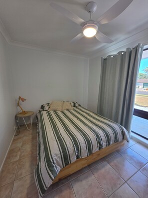 3 habitaciones, tabla de planchar con plancha y wifi gratis 