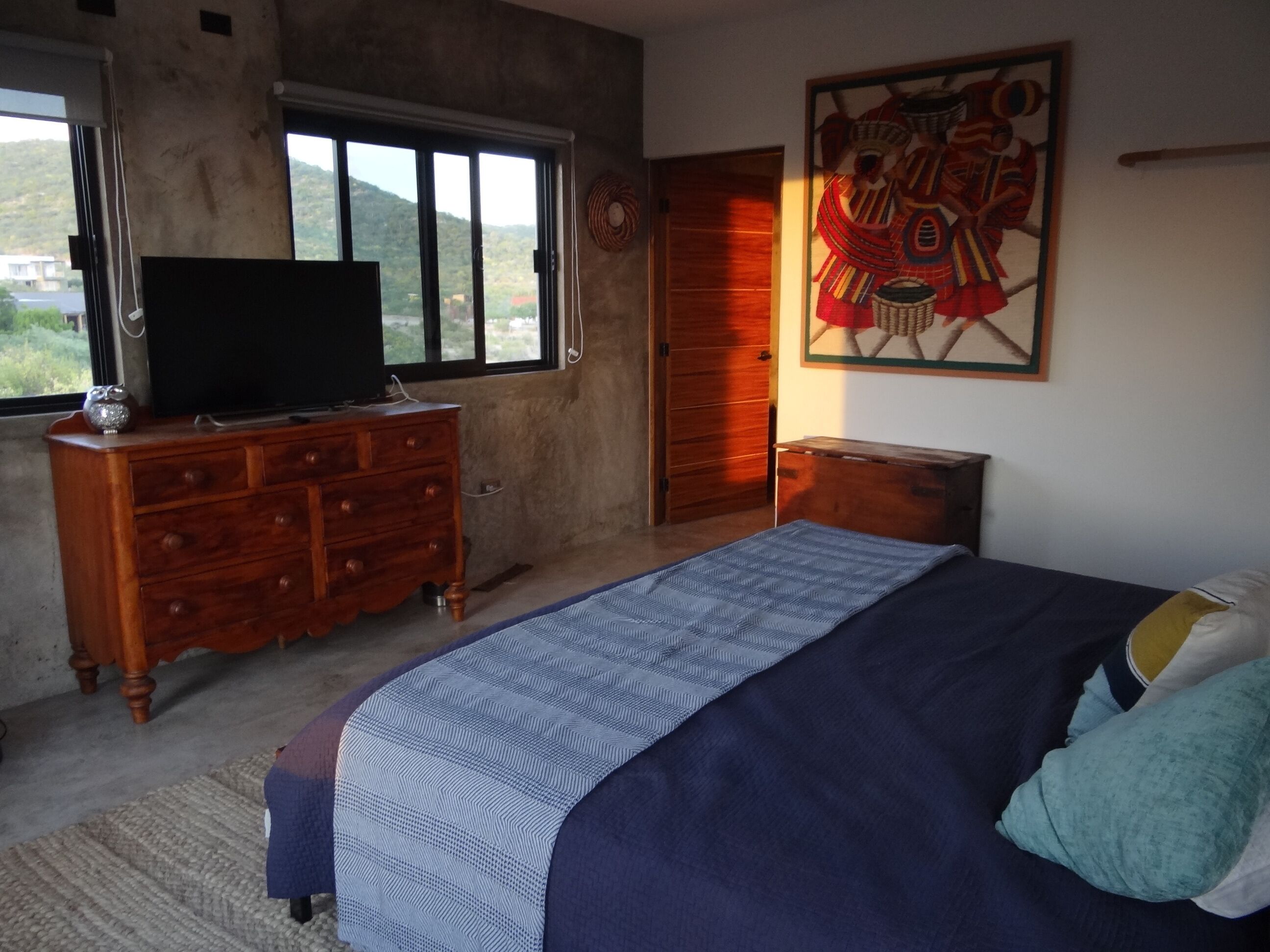 Iron/ironing board, internet, bed sheets