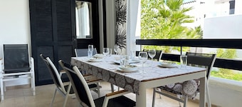 Spacious 4-bedroom apartment in Golf Cabo Negro with AC