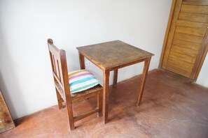 Habitació bàsica, vistes a la piscina | Wifi gratuïta 