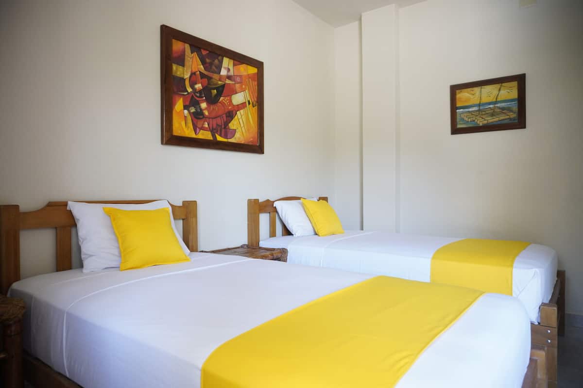 Habitació amb dos llits individuals bàsica, vistes a la piscina | Wifi gratuïta