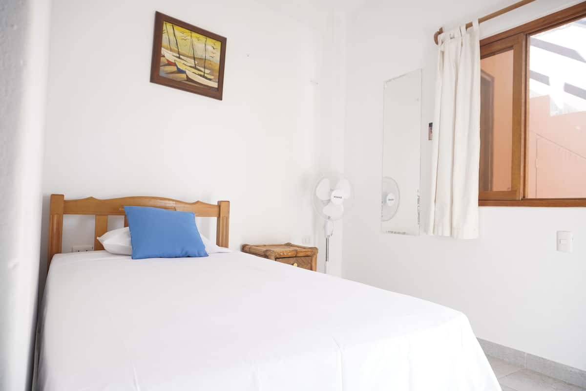 Habitació individual bàsica | Wifi gratuïta