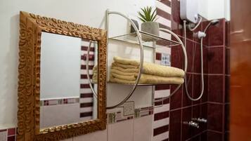 Dusche, Haartrockner, Seife