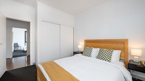 2 bedrooms, iron/ironing board, free WiFi - Fazzy's Beachfront Haven - Capel Sound (Capel Sound)