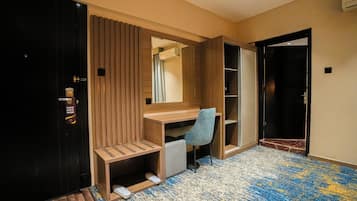 Iron/ironing board, free WiFi