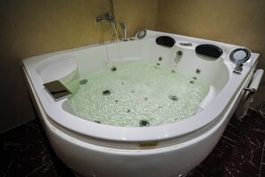 Junior Suite | Iron/ironing board, free WiFi - Haven Plaza Hotel Riyadh  (Riyadh)