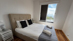Machico View | 笔记本电脑工作区、遮光窗帘、隔音、熨斗/熨衣板