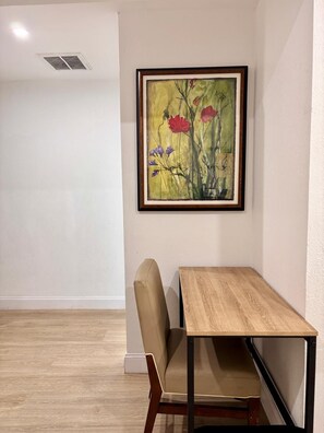 Dining - EaDo Escape_Lovely 3-bedroom (Houston)