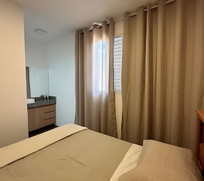 شقة بتجهيزات أساسية | أسرّة سليكت كومفورت وواي فاي مجانًا وملاءات أسرّة